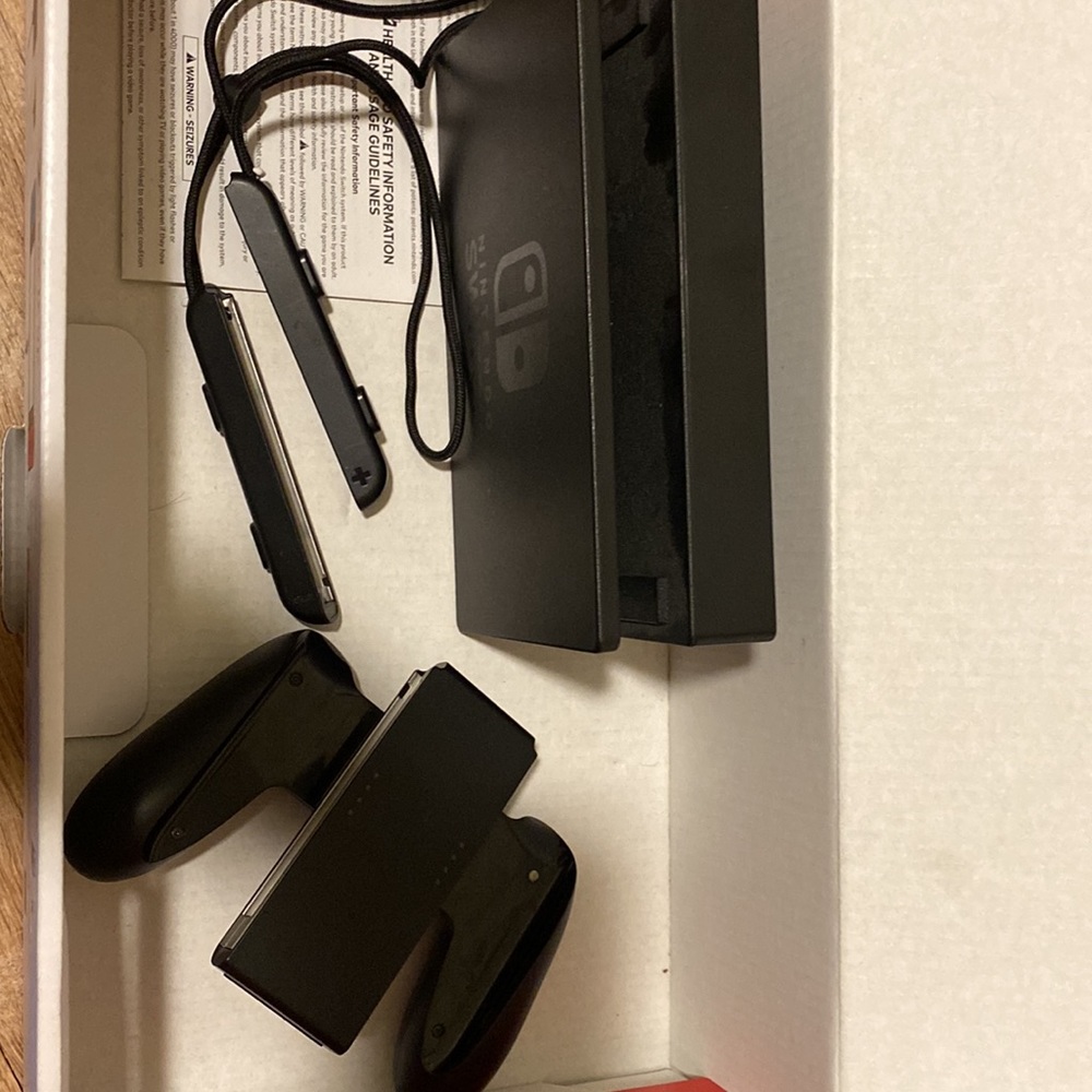 Brand new Nintendo switch 2017 - Picture 5 of 9